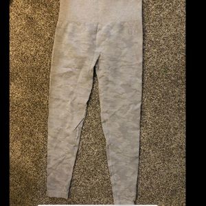 SOLD Gymshark camo seamless leggings